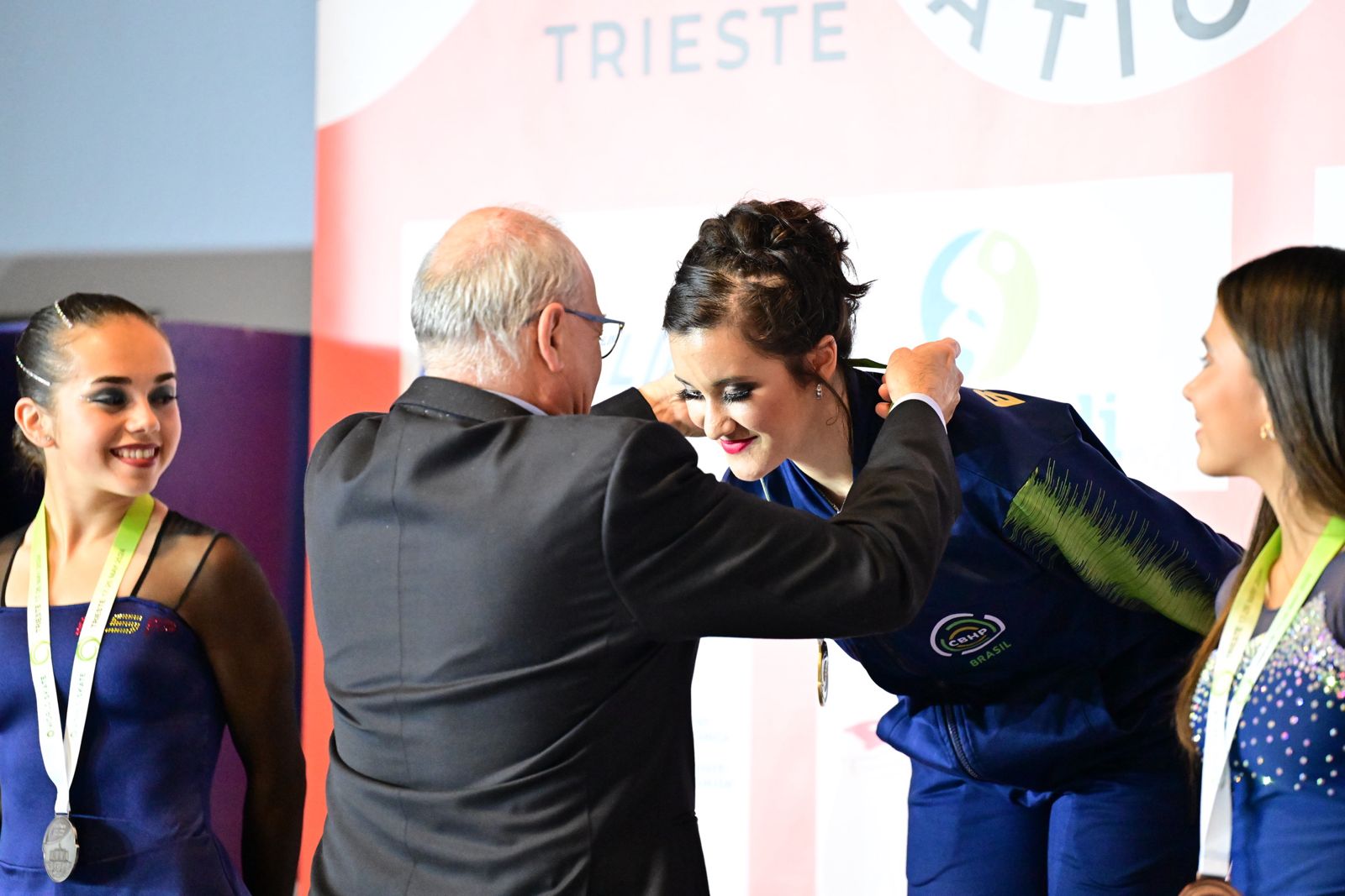 Lia Iwazaki Campeã de Patinação Artística e aluna do Colégio Objetivo